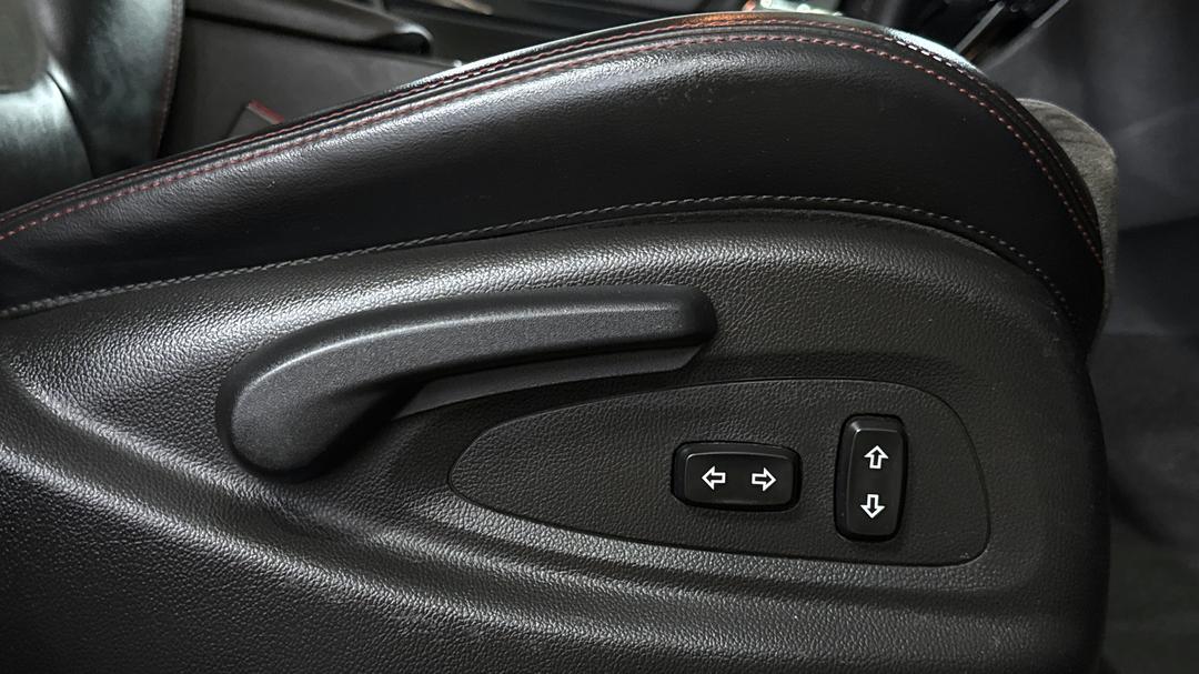 2016 Holden Commodore Sv6 Black Edition, Automatic, 160878 km, Drivers Side Adjustment Panel
