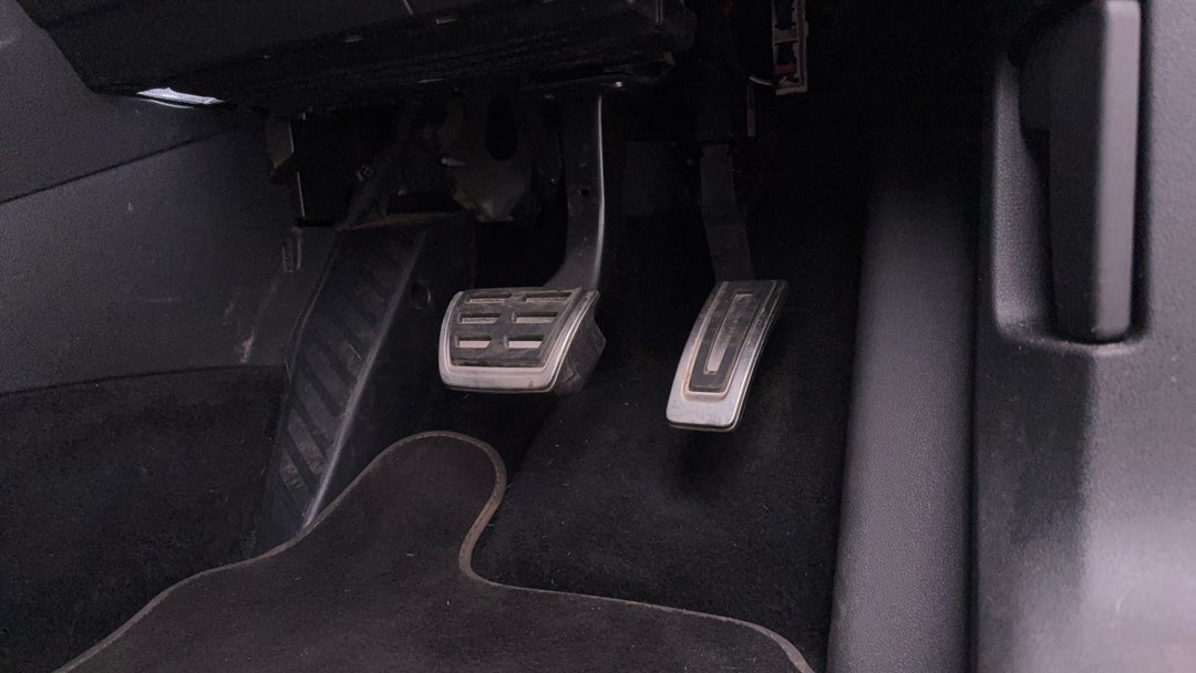 2018 Volkswagen Tiguan Allspace 162 Tsi Highline, Automatic, 124066 km, Pedals and Footmat