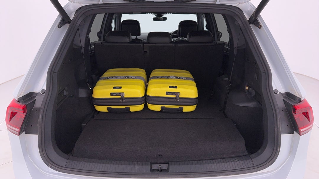 2018 Volkswagen Tiguan Allspace 162 Tsi Highline, Automatic, 124066 km, Boot Inside View with Luggage