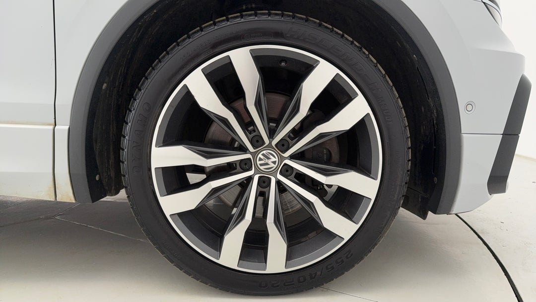 2018 Volkswagen Tiguan Allspace 162 Tsi Highline, Automatic, 124066 km, Right Front Wheel