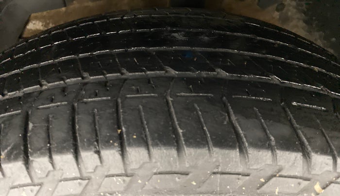 2018 Mahindra XUV500 W10 AT, Diesel, Automatic, 75,889 km, Left Front Tyre Tread