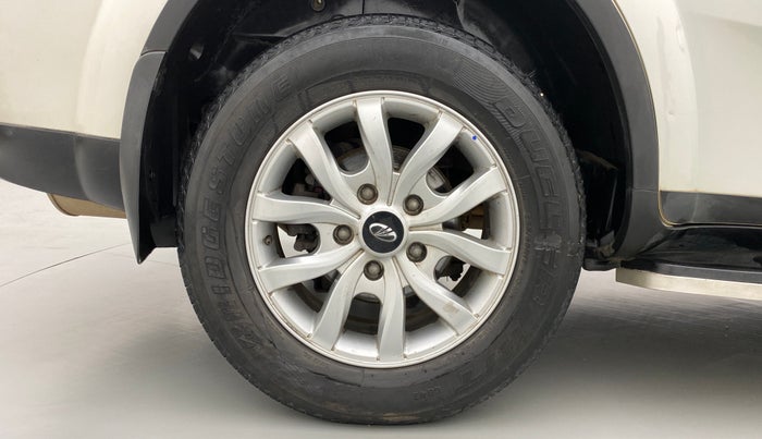 2018 Mahindra XUV500 W10 AT, Diesel, Automatic, 75,889 km, Right Rear Wheel
