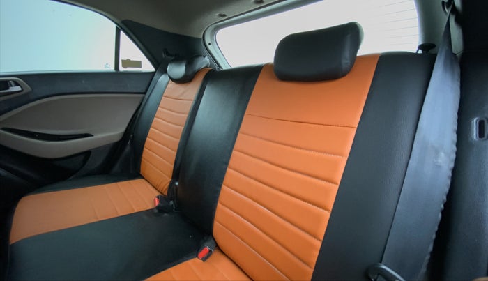 2015 Hyundai Elite i20 ASTA 1.4 CRDI, Diesel, Manual, 80,718 km, Right Side Rear Door Cabin