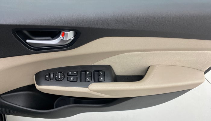 2019 Hyundai Verna 1.6 SX VTVT, Petrol, Manual, 13,976 km, Driver Side Door Panels Control