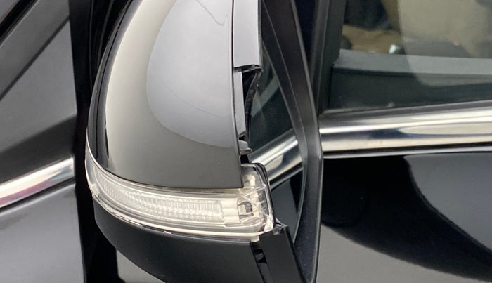 2019 Hyundai Verna 1.6 SX VTVT, Petrol, Manual, 13,976 km, Left rear-view mirror - Indicator light has minor damage