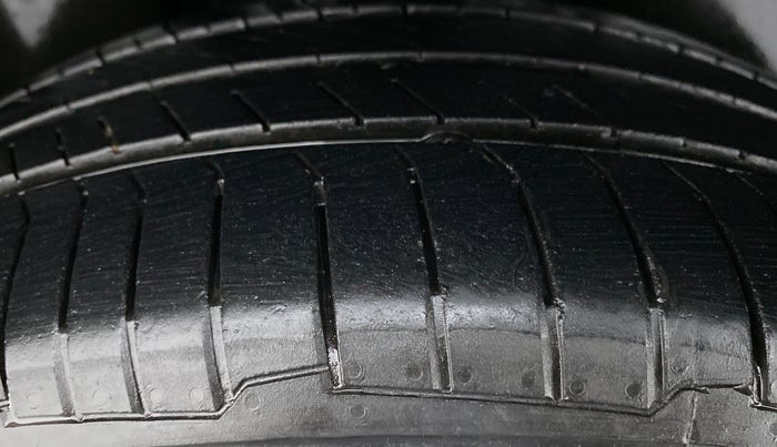 2017 Volkswagen Ameo HIGHLINE DSG 1.5 DIESEL , Diesel, Automatic, 64,080 km, Right Rear Tyre Tread