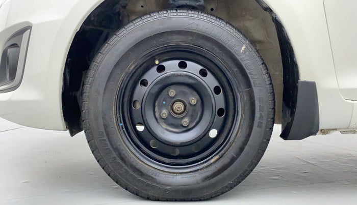 2015 Maruti Swift VDI ABS, Diesel, Manual, 1,21,151 km, Left Front Wheel