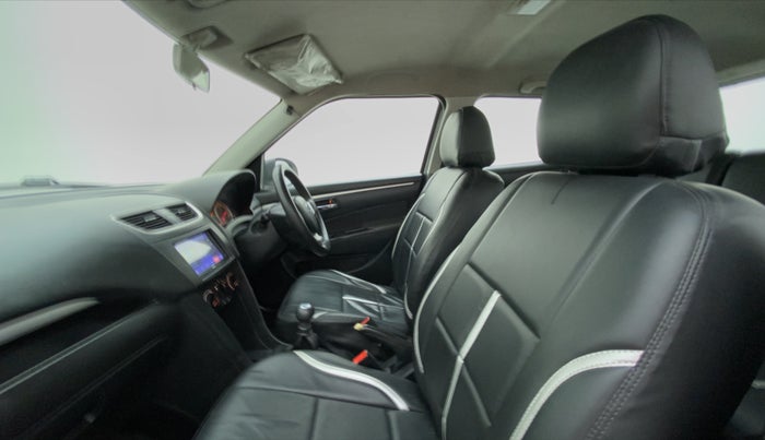2015 Maruti Swift VDI ABS, Diesel, Manual, 1,21,151 km, Right Side Front Door Cabin