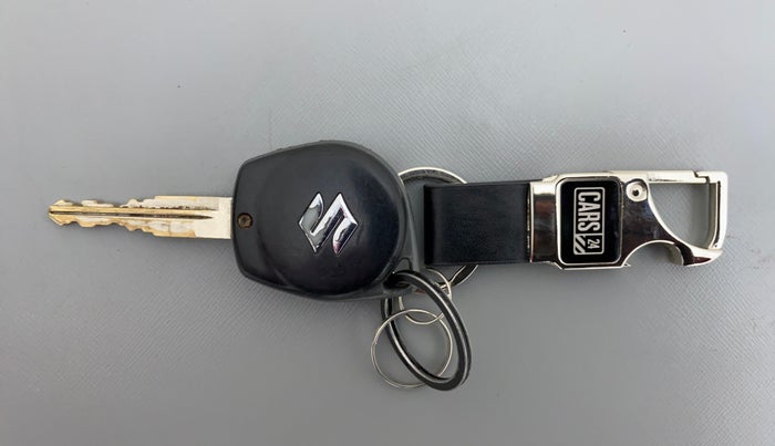 2015 Maruti Swift VDI ABS, Diesel, Manual, 1,21,151 km, Key Close Up