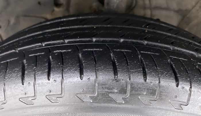 2014 Honda City SV MT PETROL, Petrol, Manual, 71,150 km, Left Front Tyre Tread