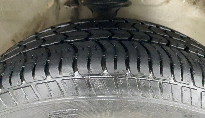2014 Maruti Alto K10 VXI P, Petrol, Manual, 35,737 km, Right Front Tyre Tread