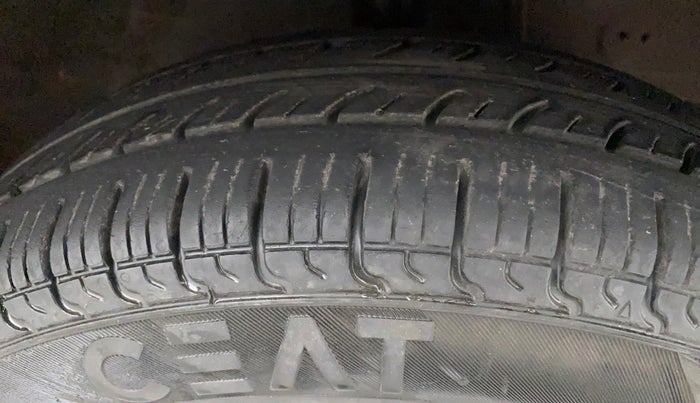 2013 Hyundai Eon D-LITE+, Petrol, Manual, 74,494 km, Right Front Tyre Tread