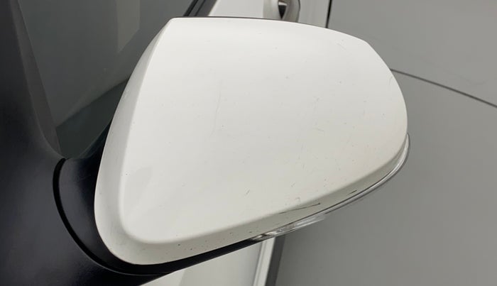 2016 Hyundai Grand i10 SPORTZ 1.2 KAPPA VTVT, CNG, Manual, 1,01,246 km, Left rear-view mirror - Indicator light has minor damage