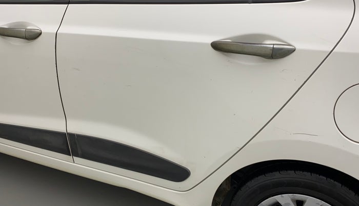 2016 Hyundai Grand i10 SPORTZ 1.2 KAPPA VTVT, CNG, Manual, 1,01,246 km, Rear left door - Slightly dented