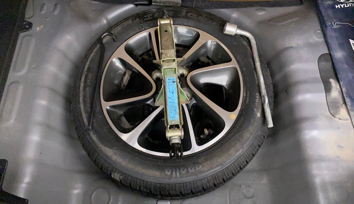 2017 Hyundai Grand i10 SPORTZ (O) AT 1.2 KAPPA VTVT, Petrol, Automatic, 22,284 km, Spare Tyre