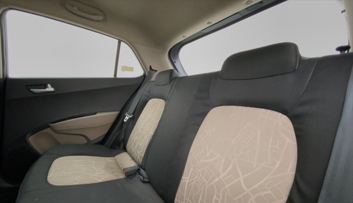 2017 Hyundai Grand i10 SPORTZ (O) AT 1.2 KAPPA VTVT, Petrol, Automatic, 22,284 km, Right Side Rear Door Cabin