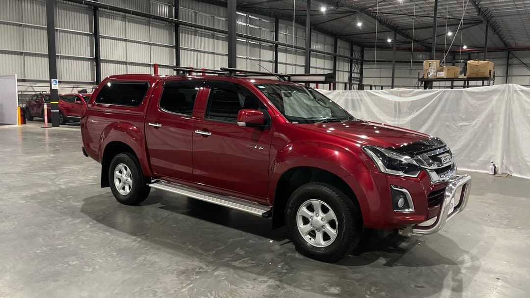 2018 Isuzu D-MAX Ls-m Hi-ride (4x4), Automatic, 75088 km, Right Front Diagonal (45- Degree) View
