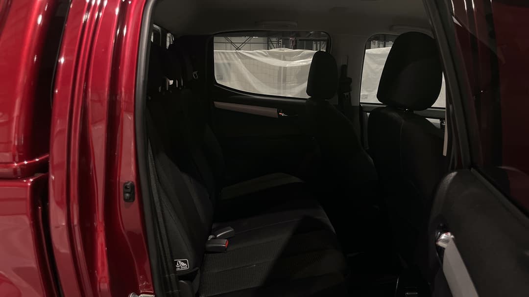 2018 Isuzu D-MAX Ls-m Hi-ride (4x4), Automatic, 75088 km, Right Side Rear Door Cabin View