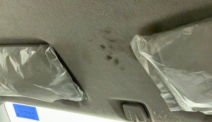 2014 Maruti Swift VXI, Petrol, Manual, 6,331 km, Ceiling - Roof lining is slightly discolored