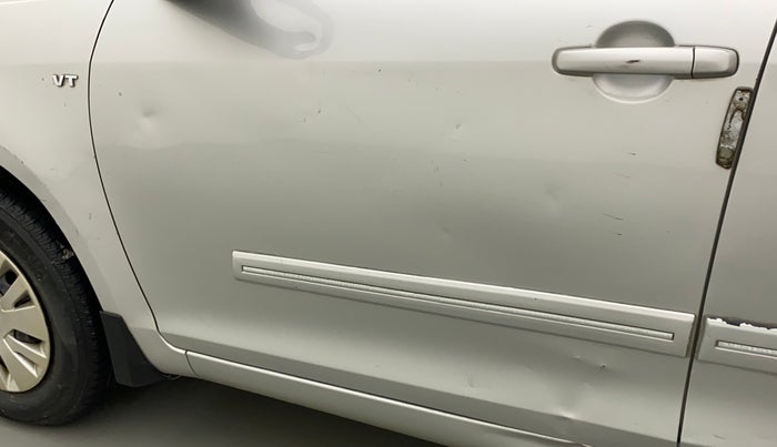 2014 Maruti Swift VXI, Petrol, Manual, 6,331 km, Front passenger door - Minor scratches