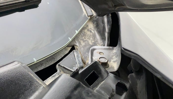 2018 Maruti Vitara Brezza ZDI PLUS AMT, Diesel, Automatic, 57,643 km, Bonnet (hood) - Cowl vent panel has minor damage