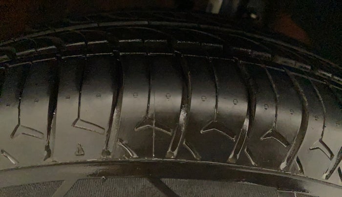 2017 Maruti Dzire VXI, Petrol, Manual, 65,727 km, Right Rear Tyre Tread