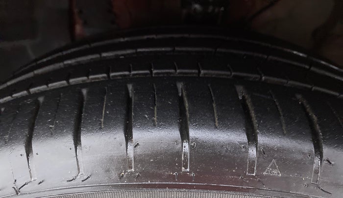 2017 Hyundai Elite i20 1.4 CRDI ASTA (O), Diesel, Manual, 37,759 km, Left Front Tyre Tread