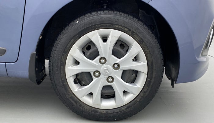 2016 Hyundai Grand i10 SPORTZ 1.2 KAPPA VTVT, Petrol, Manual, 36,493 km, Right Front Wheel