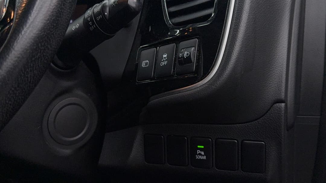 2018 Mitsubishi Outlander Black Edition 7 Seat (2WD), Automatic, 116580 km, Utility Switches/Buttons