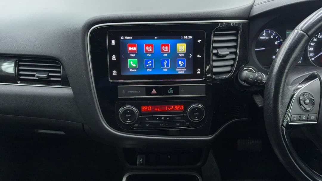 2018 Mitsubishi Outlander Black Edition 7 Seat (2WD), Automatic, 116580 km, Center Console