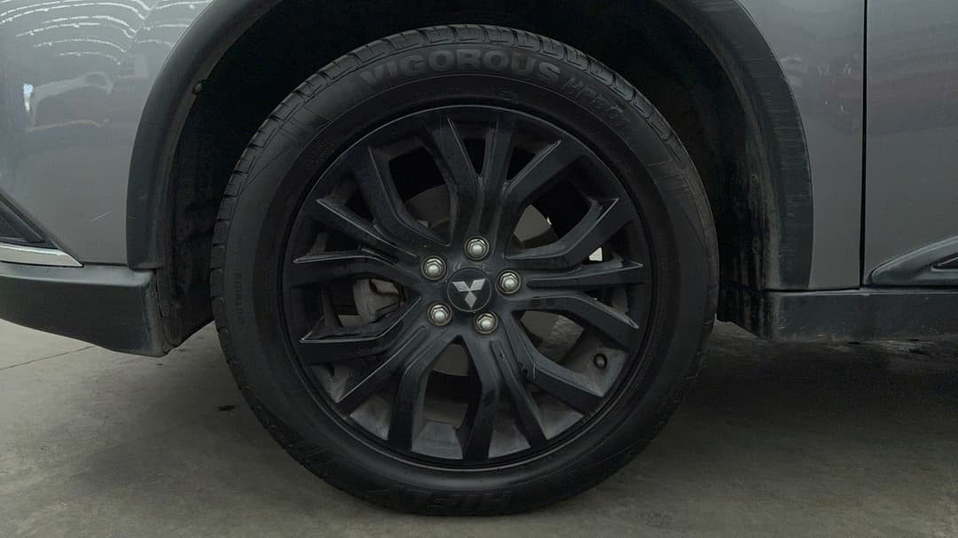 2018 Mitsubishi Outlander Black Edition 7 Seat (2WD), Automatic, 116580 km, Left Front Wheel