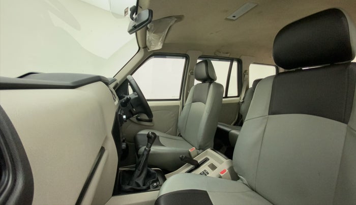 2017 Mahindra Scorpio S2, Diesel, Manual, 61,065 km, Right Side Front Door Cabin