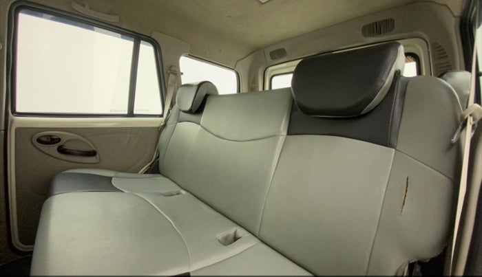 2017 Mahindra Scorpio S2, Diesel, Manual, 61,065 km, Right Side Rear Door Cabin