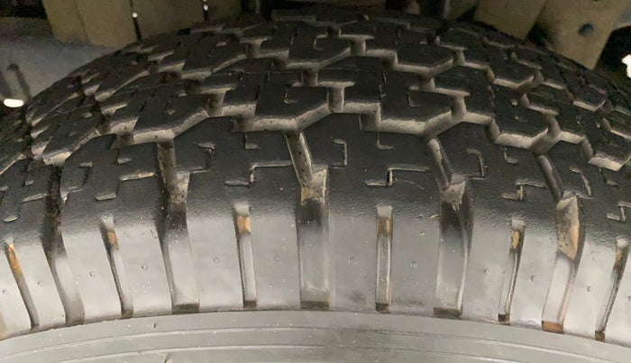 2017 Mahindra Scorpio S2, Diesel, Manual, 61,065 km, Left Front Tyre Tread