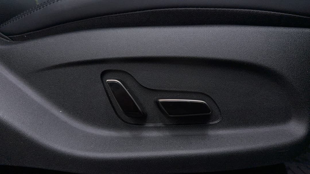 2025 Byd Atto 3 Extended Range Premium, Automatic, 6363 km, Drivers Side Adjustment Panel
