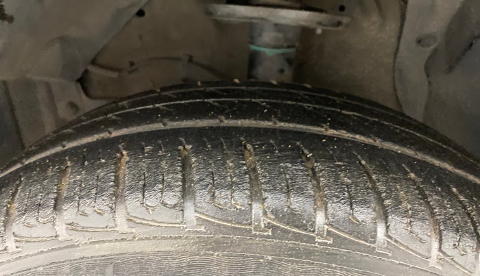 2017 Maruti Vitara Brezza LDI (O), Diesel, Manual, 63,172 km, Left front tyre - Minor crack
