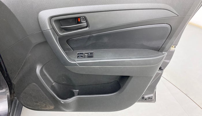 2017 Maruti Vitara Brezza LDI (O), Diesel, Manual, 63,172 km, Driver Side Door Panels Control