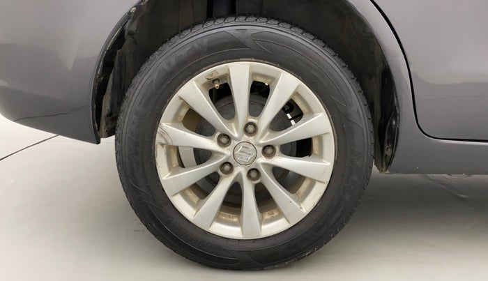 2014 Maruti Ertiga ZDI, Diesel, Manual, 70,327 km, Right Rear Wheel