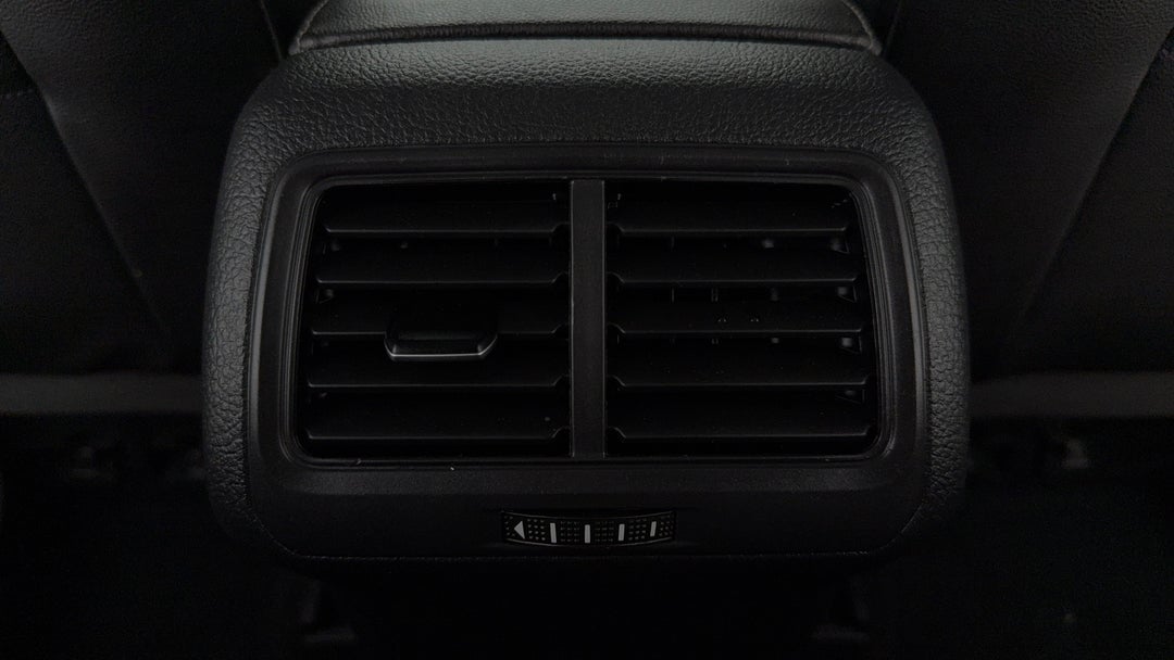 2016 Volkswagen Golf 110 Tdi Highline, Automatic, 69662 km, Rear A/C Vent