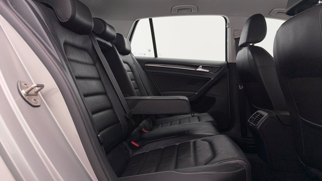 2016 Volkswagen Golf 110 Tdi Highline, Automatic, 69662 km, Right Side Rear Door Cabin View