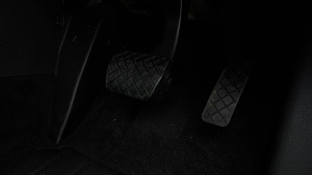 2016 Volkswagen Golf 110 Tdi Highline, Automatic, 69662 km, Pedals and Footmat