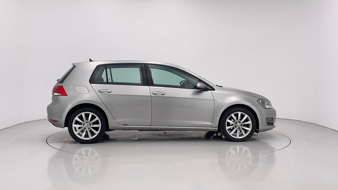 2016 Volkswagen Golf 110 Tdi Highline, Automatic, 69662 km, Right Side View