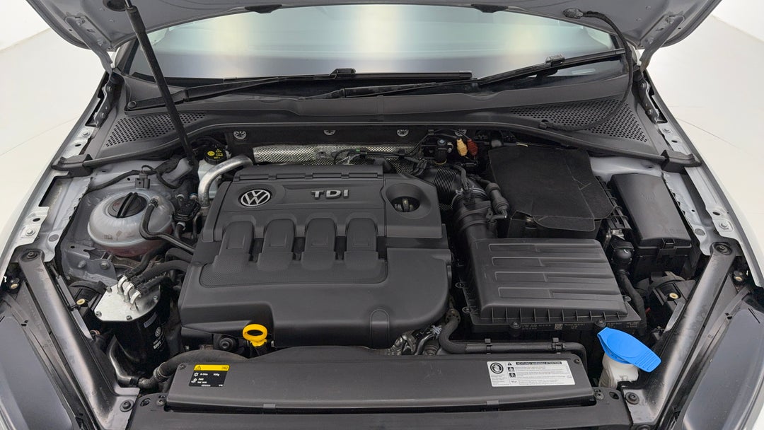 2016 Volkswagen Golf 110 Tdi Highline, Automatic, 69662 km, Open Bonnet (Engine)