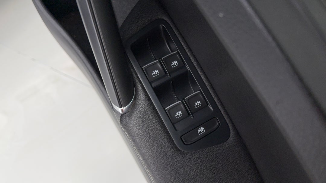 2016 Volkswagen Golf 110 Tdi Highline, Automatic, 69662 km, Drivers Side Door Panel Controls