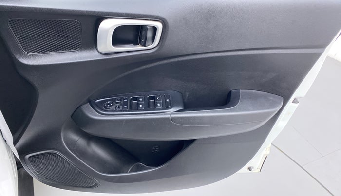 2020 Hyundai VENUE 1.0L Turbo GDI SX MT, Petrol, Manual, 21,257 km, Driver Side Door Panels Control