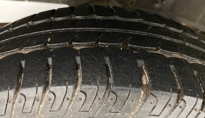 2015 Datsun Go A, Petrol, Manual, 47,948 km, Right Rear Tyre Tread