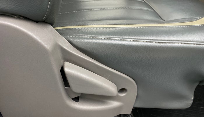 2015 Datsun Go A, Petrol, Manual, 47,948 km, Driver Side Adjustment Panel