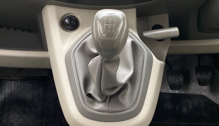2015 Datsun Go A, Petrol, Manual, 47,948 km, Gear Lever