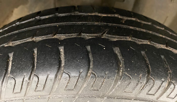 2015 Datsun Go A, Petrol, Manual, 47,948 km, Right Front Tyre Tread