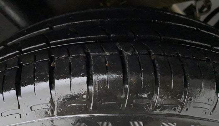 2022 Hyundai AURA S CNG, CNG, Manual, 12,798 km, Left Rear Tyre Tread